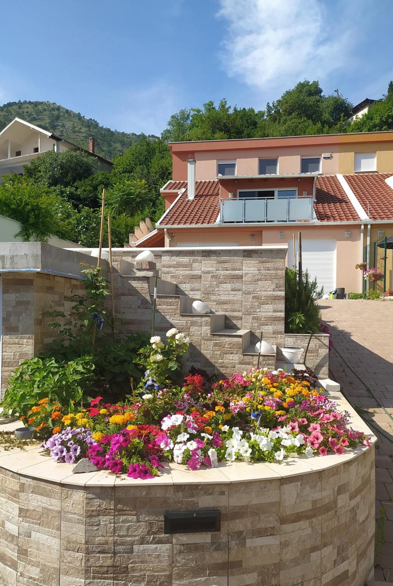 Apartments Enigma - With Private Parking Mostar Buitenkant foto