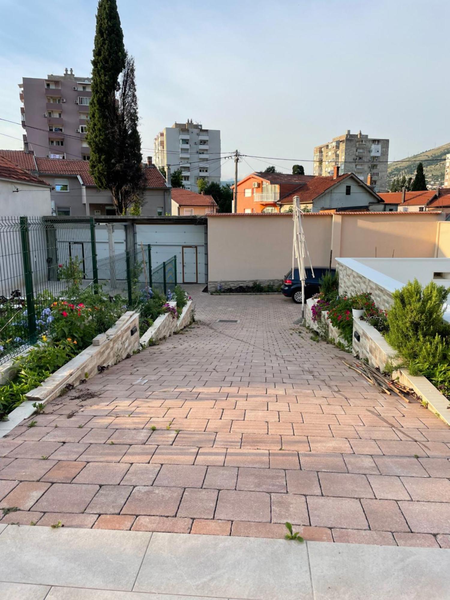 Apartments Enigma - With Private Parking Mostar Buitenkant foto