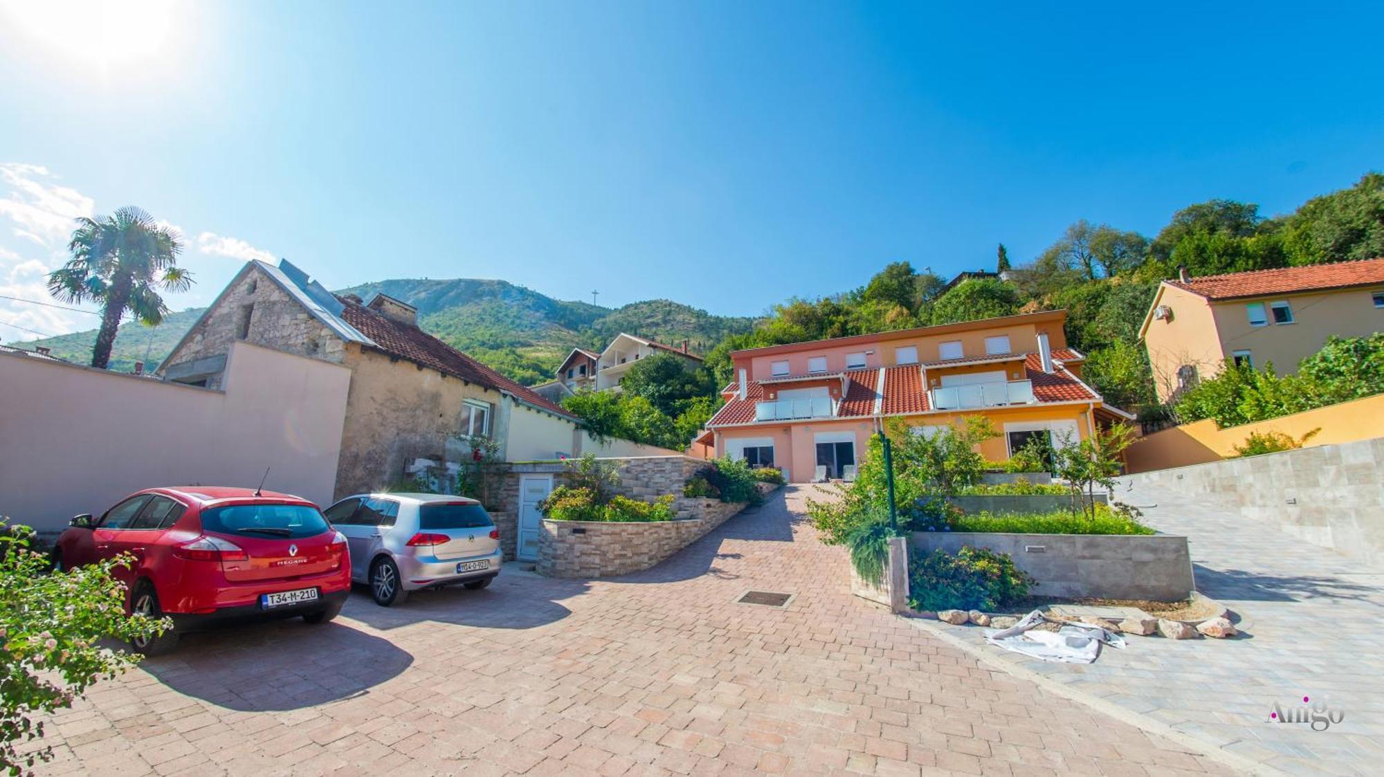 Apartments Enigma - With Private Parking Mostar Buitenkant foto