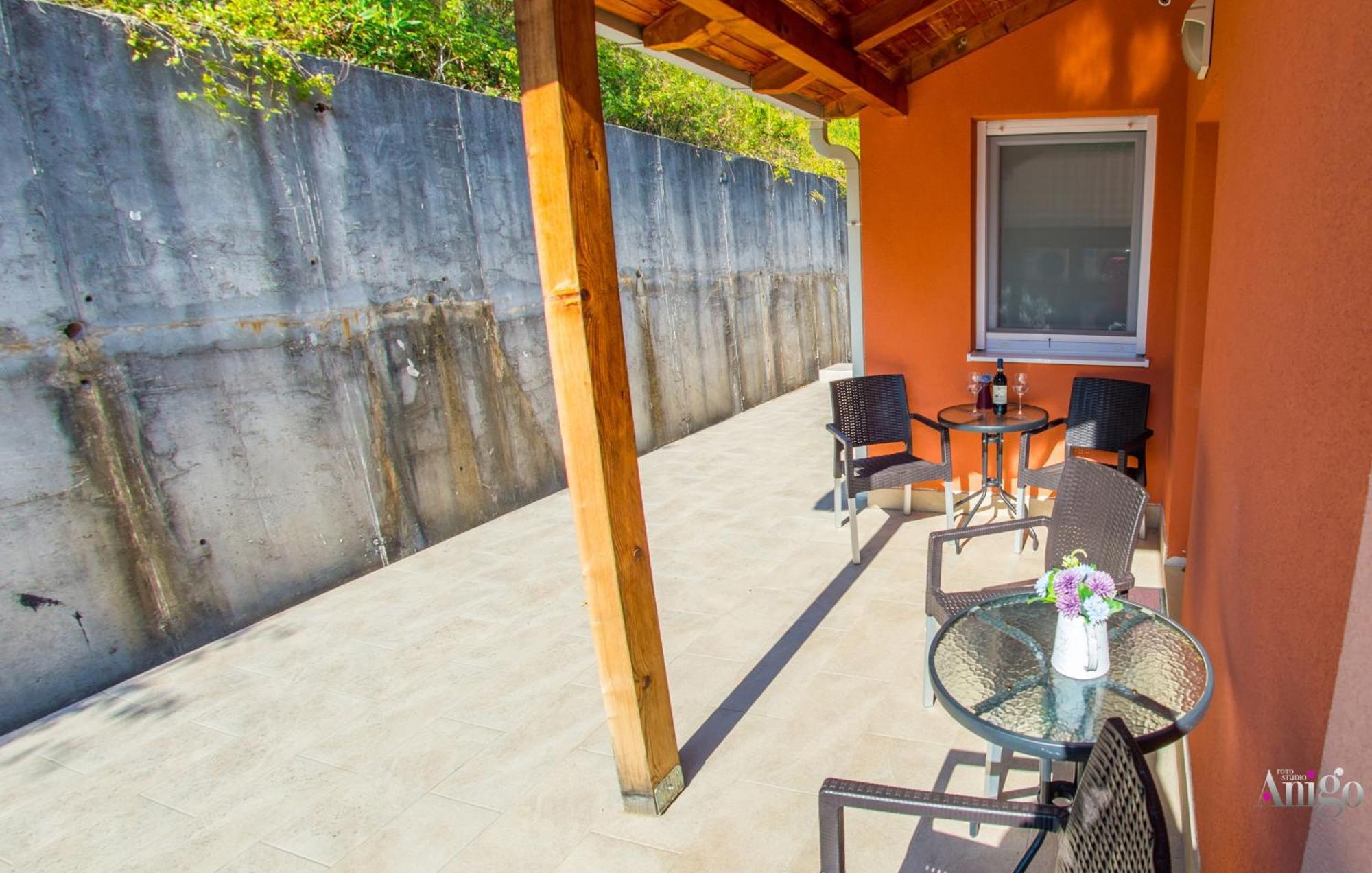 Apartments Enigma - With Private Parking Mostar Buitenkant foto