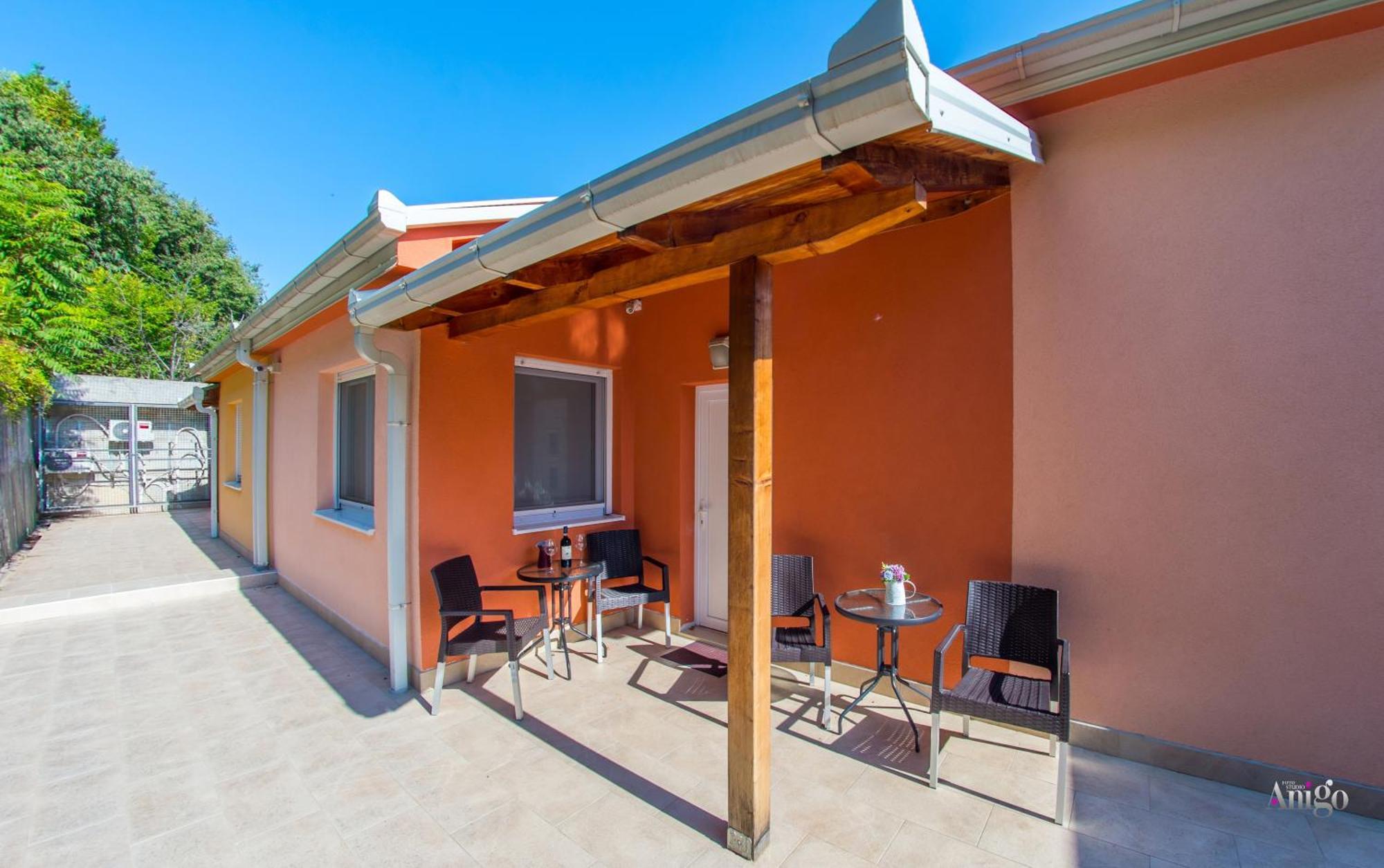 Apartments Enigma - With Private Parking Mostar Buitenkant foto