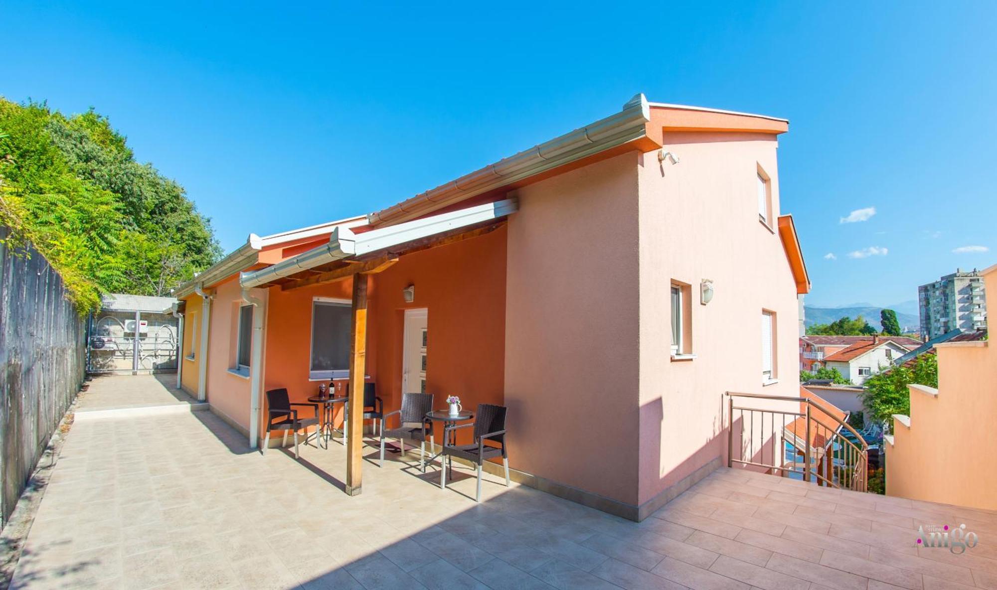 Apartments Enigma - With Private Parking Mostar Buitenkant foto