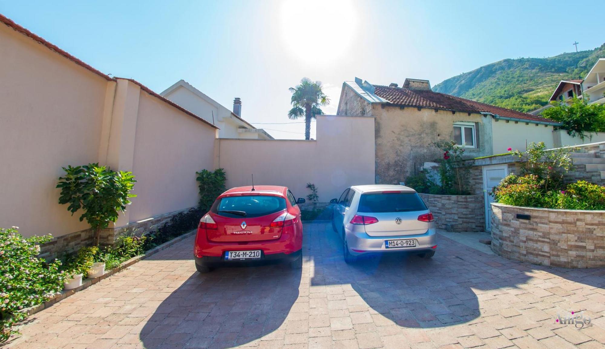 Apartments Enigma - With Private Parking Mostar Buitenkant foto