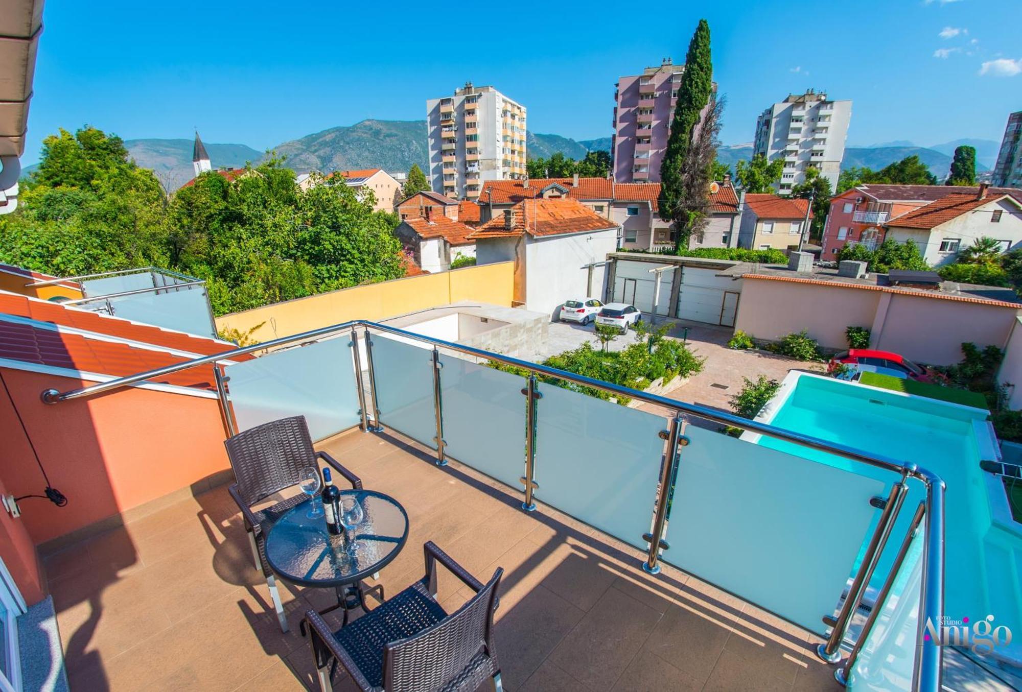 Apartments Enigma - With Private Parking Mostar Buitenkant foto