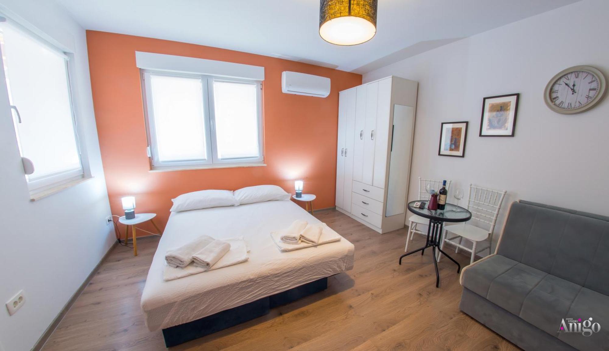 Apartments Enigma - With Private Parking Mostar Buitenkant foto