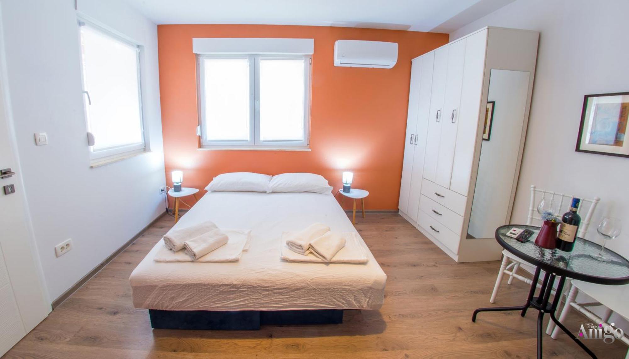 Apartments Enigma - With Private Parking Mostar Buitenkant foto