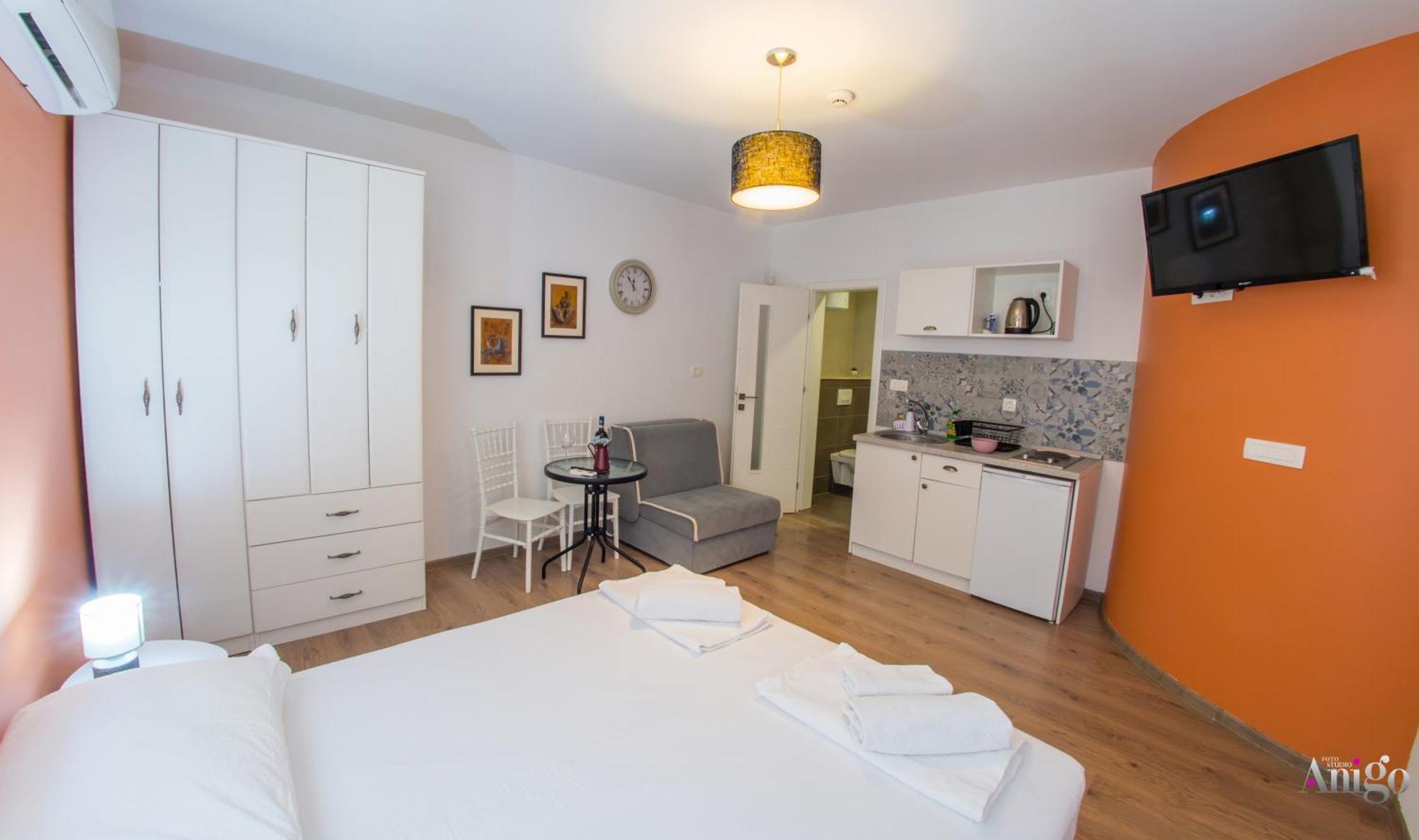 Apartments Enigma - With Private Parking Mostar Buitenkant foto