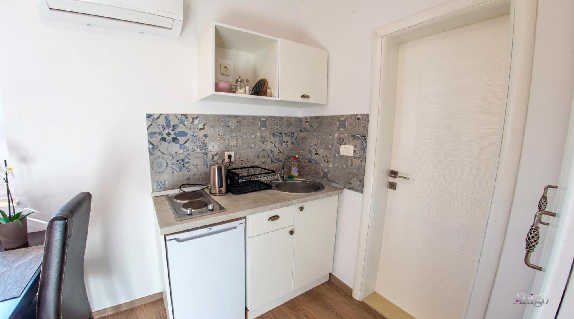 Apartments Enigma - With Private Parking Mostar Buitenkant foto