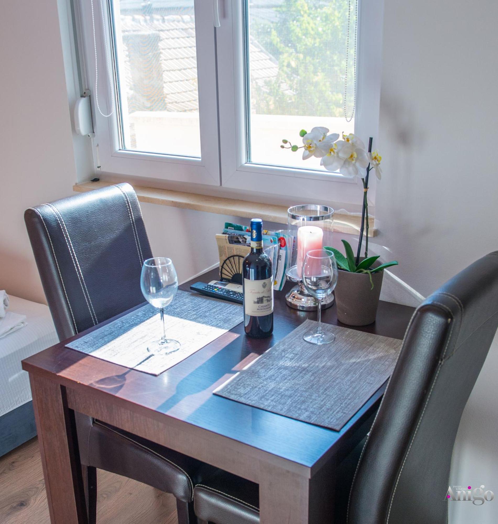 Apartments Enigma - With Private Parking Mostar Buitenkant foto